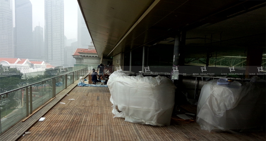 installation of mirror bar counter at National Gallery Singapore-stainless-steel-bar-counter-for-smoke-and-mirrors-signapore-national-gallery-signapore-.jpg