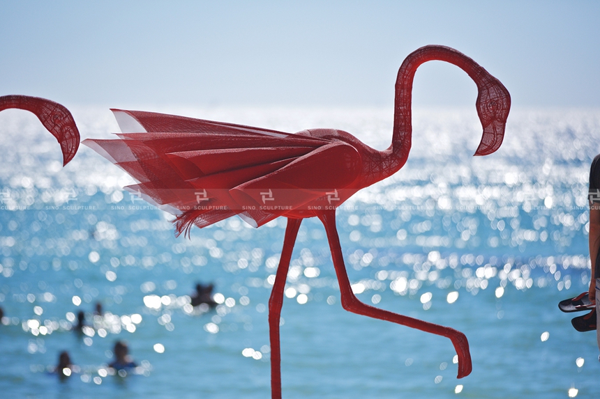 Red-Flamingo-WendiZhang_mino5_wayofthewind2015_SXSCottesloe-flamingo-sculpture-Mi.No.5-Wendi-zhang-sculptor-china-sculpture-by-the-sea-cottesloe-perth-west-australia-bondi I.jpg