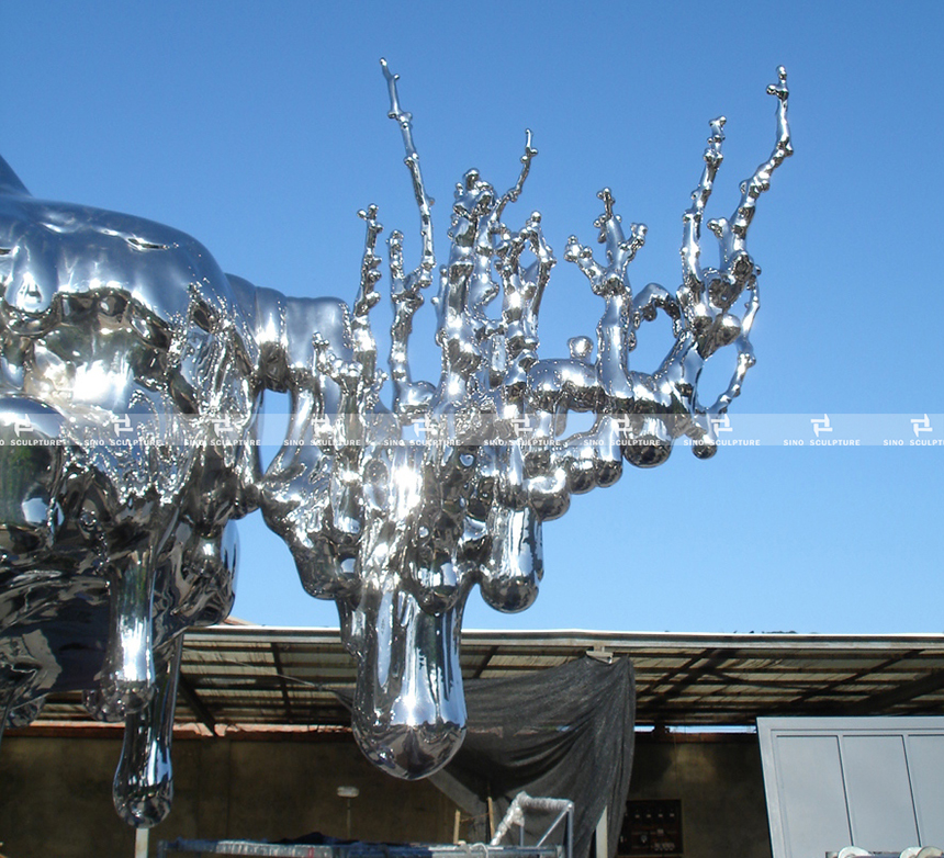 no.5-top-mirror-stainless-steel-sculpture-hen-wenling-casted-mirror-stainless-steel-monuments-contemporary-artwork.jpg
