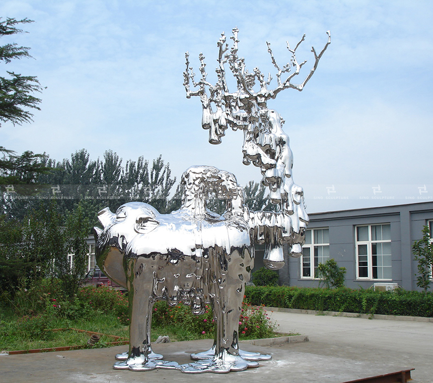 no.3-mirror-stainless-steel-sculpture-hen-wenling-casted-mirror-stainless-steel-monuments-contemporary-artwork.jpg