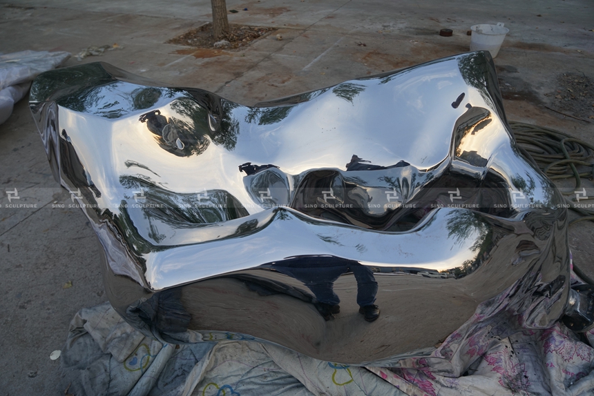 after mirror polishing-stainless-steel-rock-sculpture-mirror-stainless-steel-rock-monuments.jpg