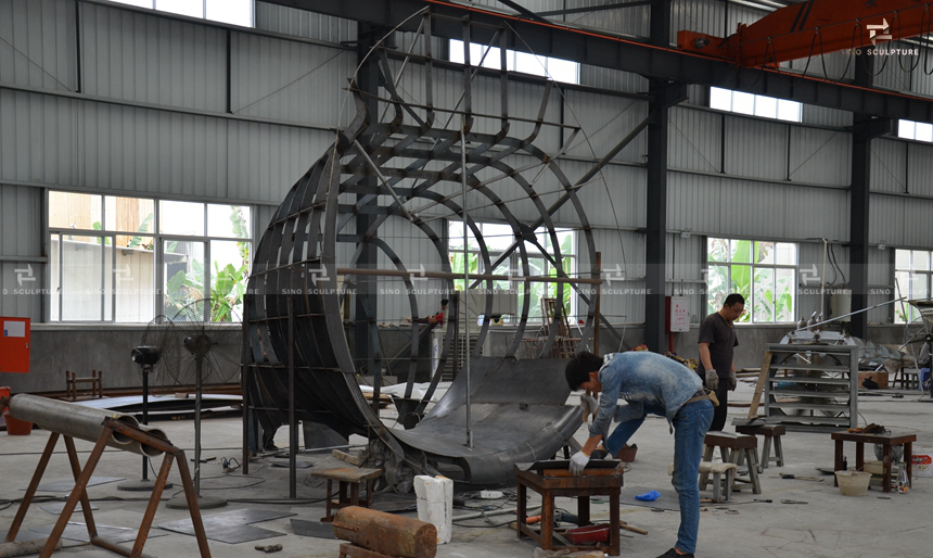 stainless steel sculpture.JPG