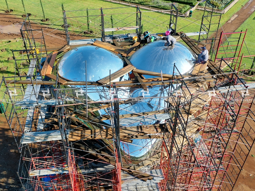 Mirror-Polishing-Stainless-Steel-Sculpture-Site-Installation 2